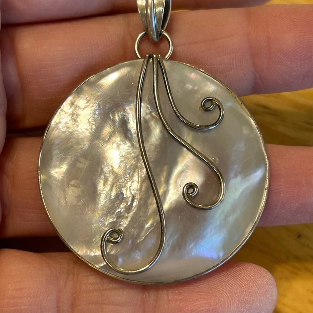 Stunning! 925 Sterling Silver MOP mother of pearl large 2” pendant #E108 - Picture 6 of 7
